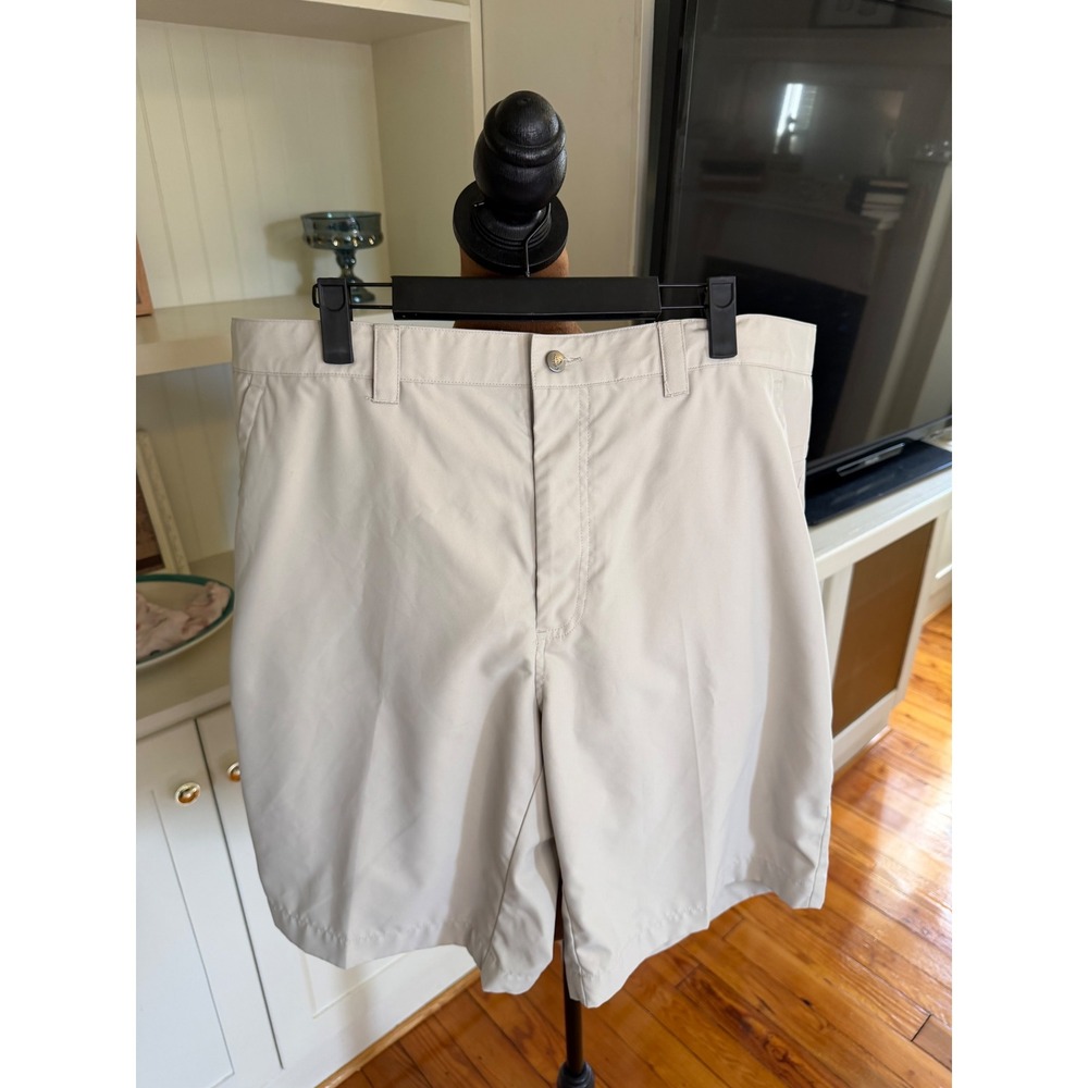 Callaway Golf Mens Beige Flat Front Performance Shorts Size 38